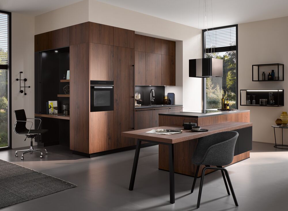 Küche mit Insel BALI in Nussbaum