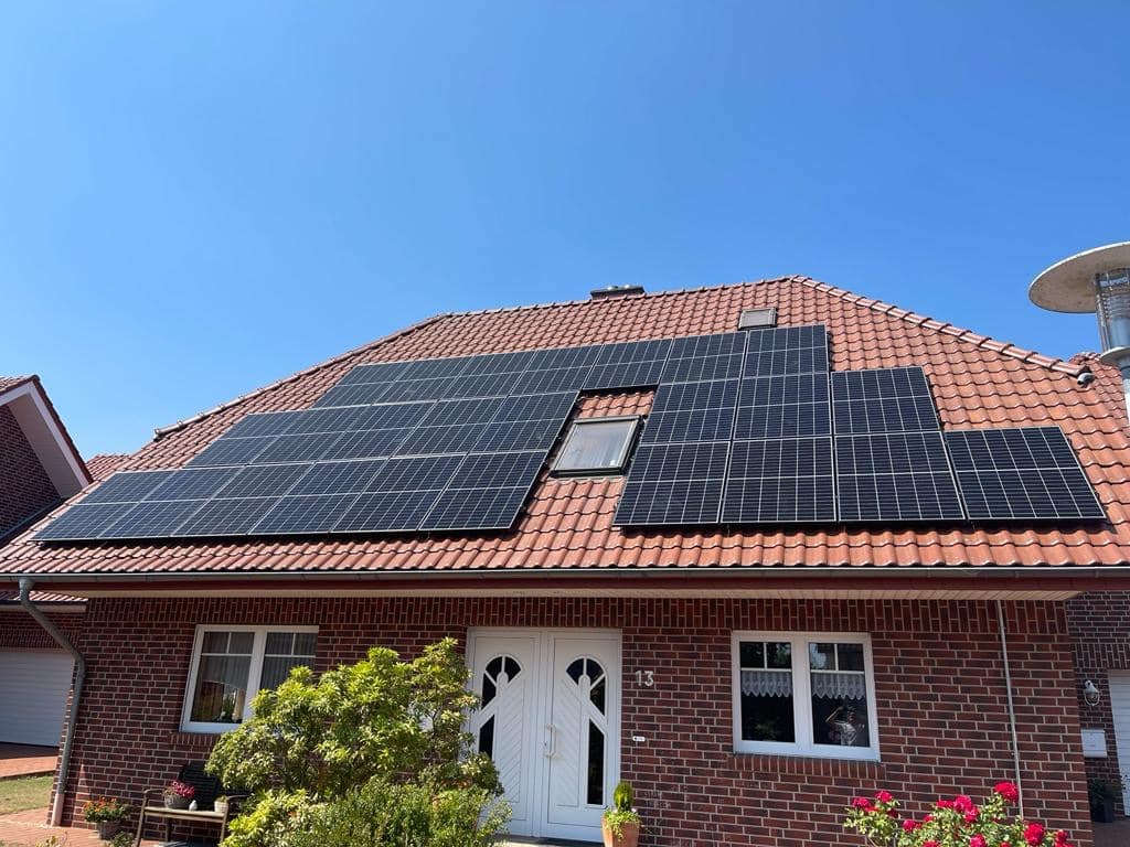 Photovoltaik Solarzellen auf Dach